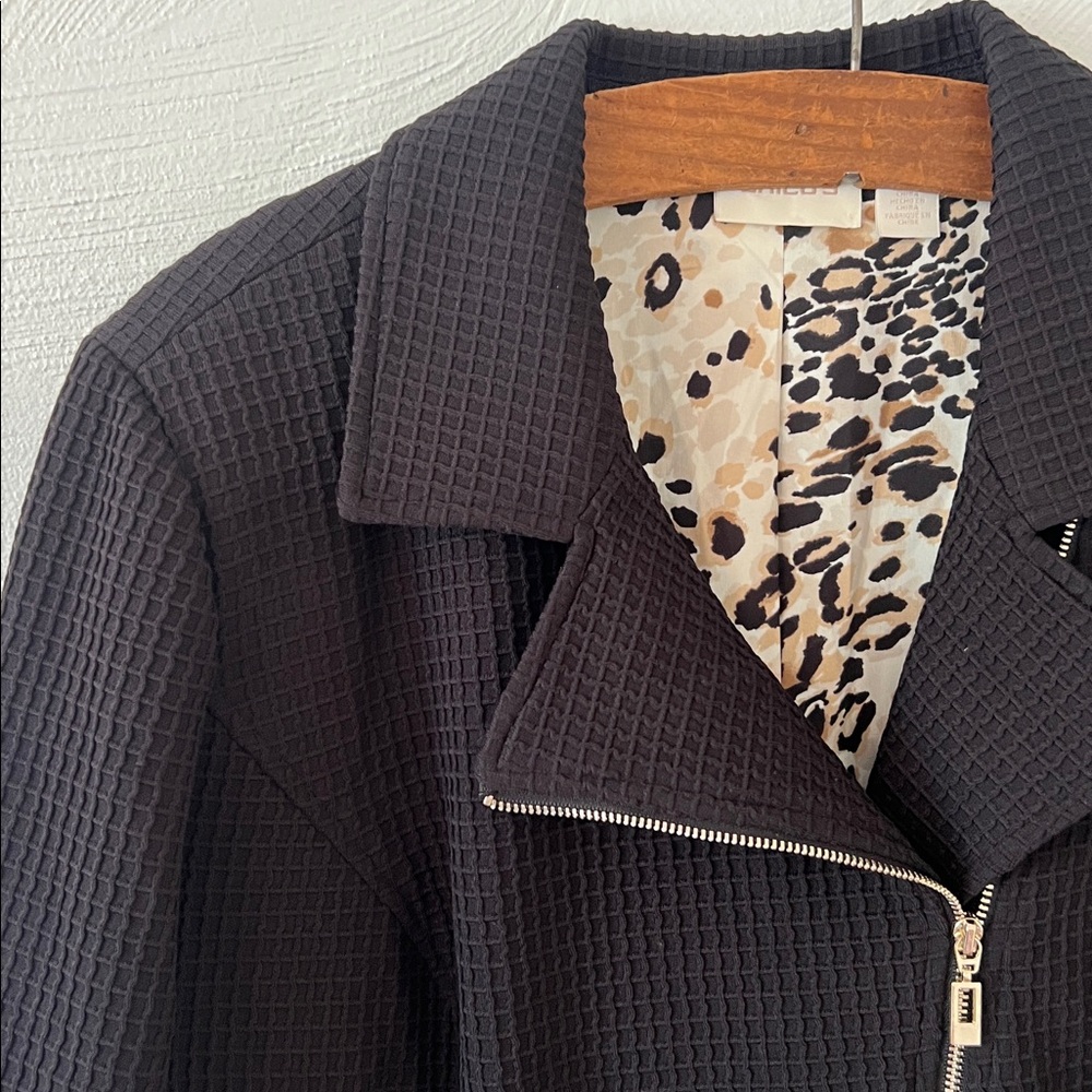 Chico’s Black Waffle Knit Biker Style Blazer With Animal Print Lining. - Picture 3 of 14